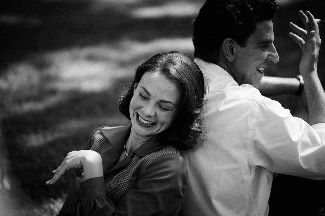 Felicia Montealegre (Carey Mulligan) and Leonard Bernstein (Bradley Cooper), from the set of Maestro