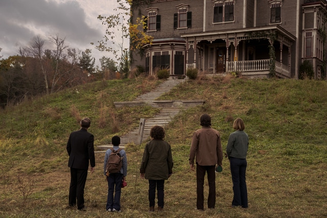 Alfre Woodard, John Benjamin Hickey, Makenzie Leigh, Lewis Pullman, and Jordan Preston Carter in Salem's Lot on Max (Photograph by Courtesy of New Line Cinema/Max)