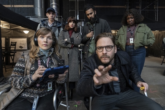 Jessica Hynes, Daniel Brühl, Isaac Powell, Aya Cash, Himesh Patel, Lolly Adefope in "The Franchise" (Source: Photograph by Colin Hutton/HBO)