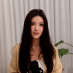 Screenshot of Danielle Marsh's 1st live to fans after ADOR's contract termination